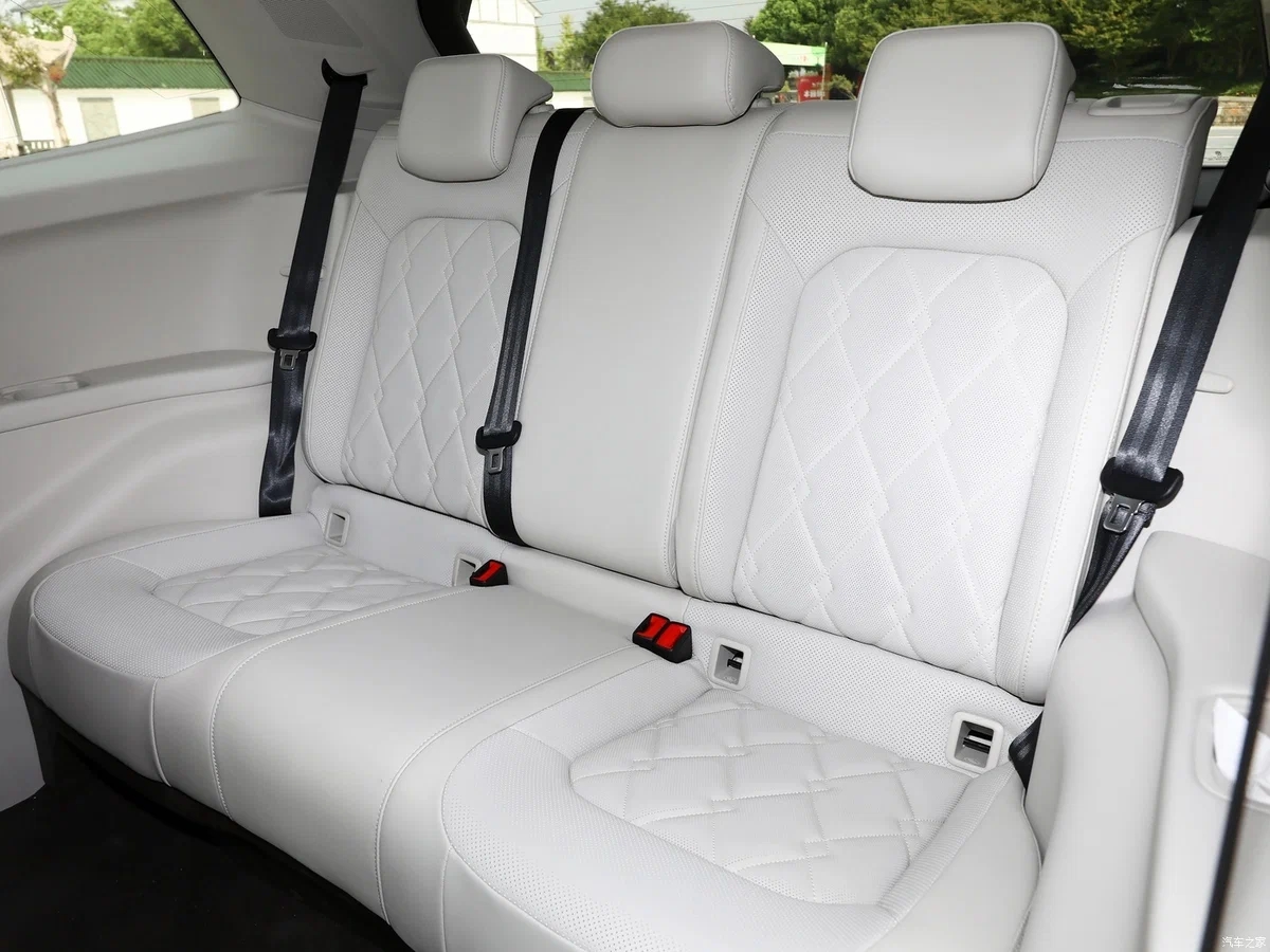 Đại lý báo giá VW Viloran từ 1,989 tỷ đồng