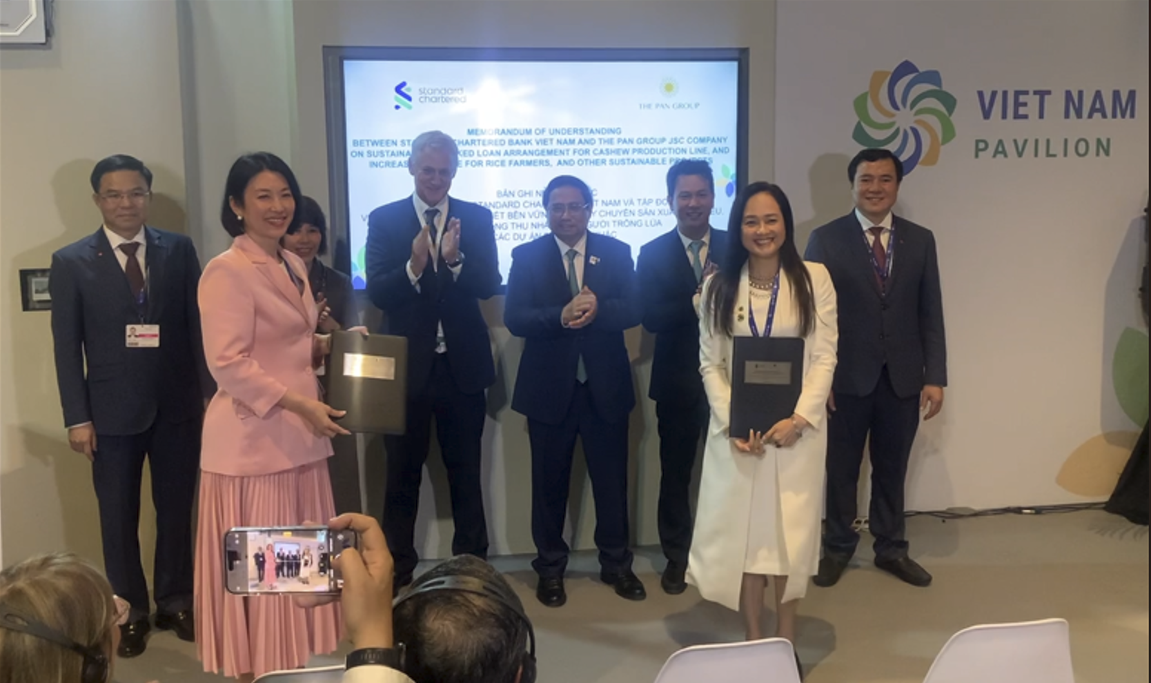 Standard Chartered ký biên bản ghi nhớ với tập đoàn PAN Standard Chartered ký biên bản ghi nhớ với tập đoàn PAN