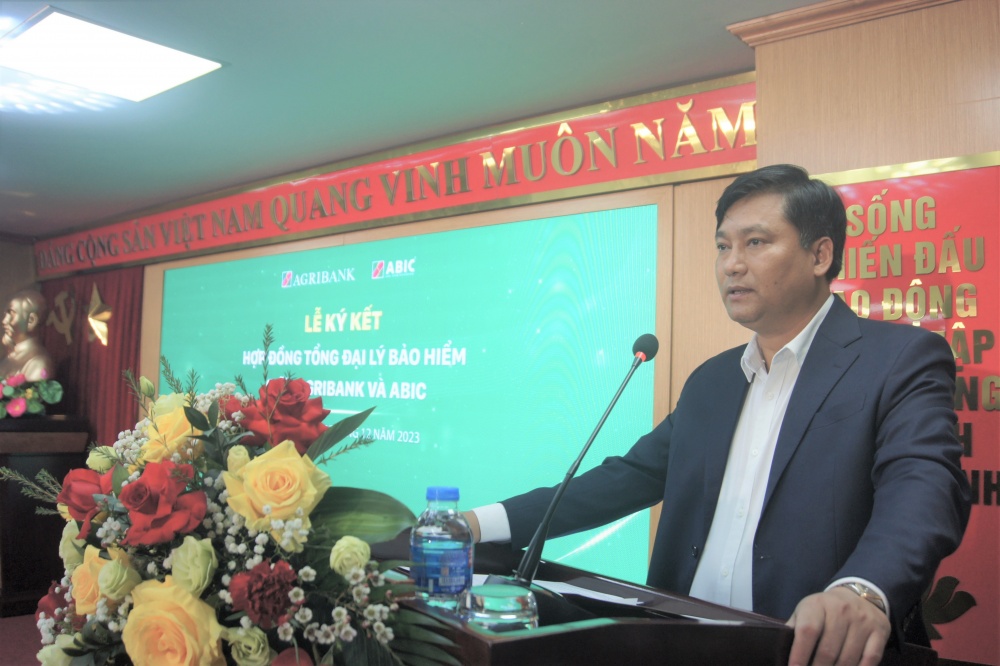 Bảo hiểm Agribank và Ngân hàng Agribank ký hợp đồng tổng đại lý bảo hiểm