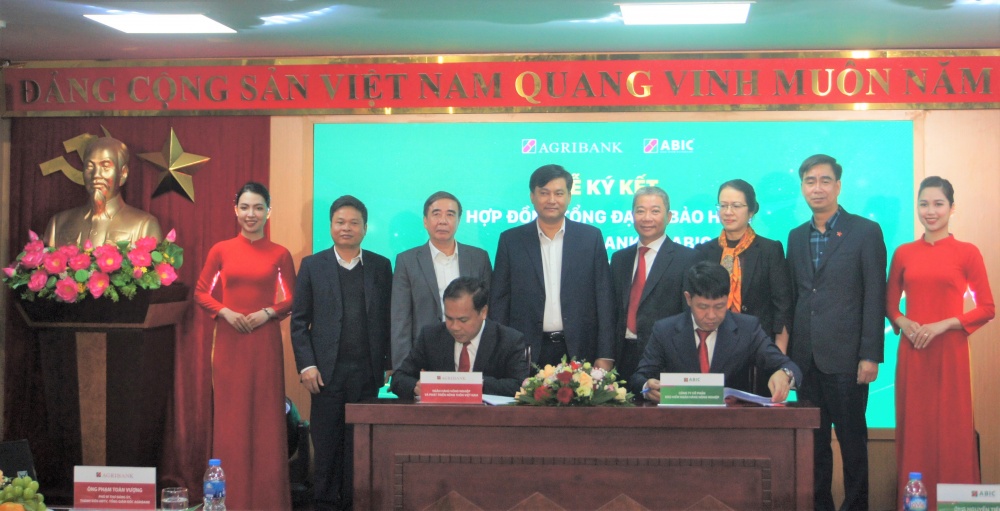 Bảo hiểm Agribank và Ngân hàng Agribank ký hợp đồng tổng đại lý bảo hiểm