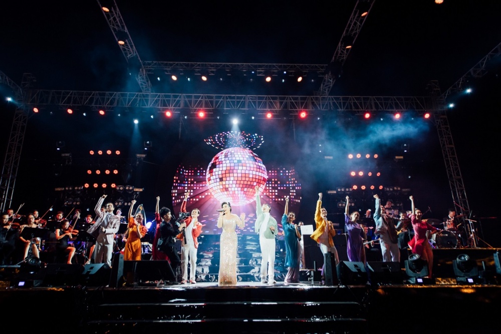 Dạ tiệc cuối năm Dạ tiệc cuối năm