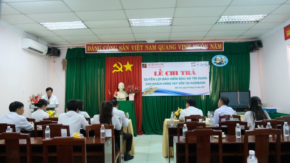 Bảo hiểm Agribank chi trả quyền lợi bảo hiểm cho khách hàng tại Agribank Bến Cát