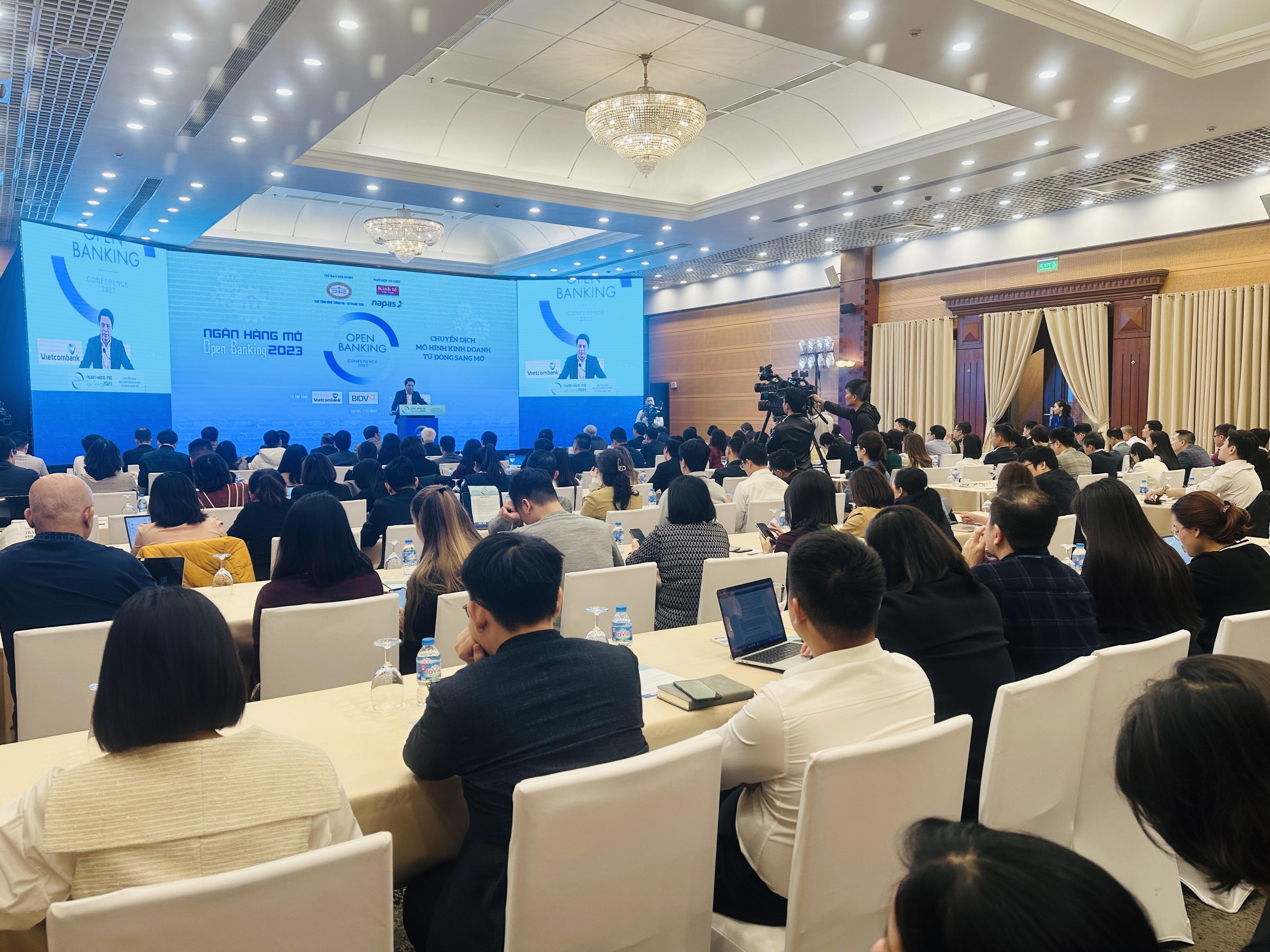 Open Banking - Tương lai để mở rộng hệ sinh thái số ngành Ngân hàng Open Banking - Tương lai để mở rộng hệ sinh thái số ngành Ngân hàng