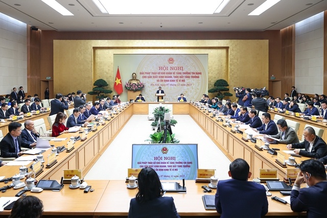 Tháo gỡ khó khăn tăng trưởng tín dụng trên tinh thần “lợi ích hài hoà, rủi ro chia sẻ” Tháo gỡ khó khăn tăng trưởng tín dụng trên tinh thần “lợi ích hài hoà, rủi ro chia sẻ”