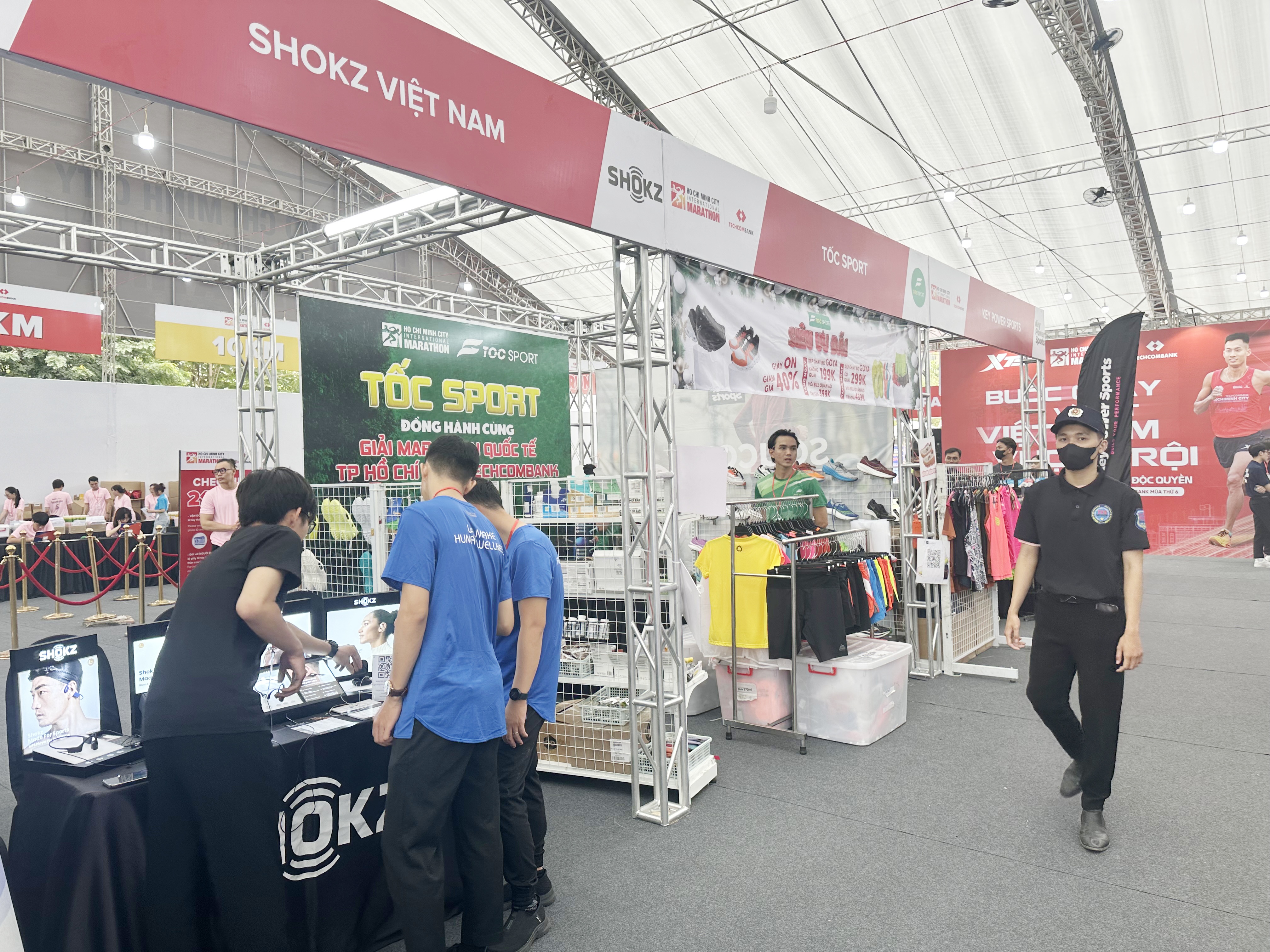 nhiều hoạt động gia tăng trải nghiệm cho các VĐV và những người yêu thích thể thao tại Làng marathon và trong suốt hành trình hoàn thành các cự ly tại giải Marathon Quốc tế TP.HCM Techcombank mùa thứ 6. nhiều hoạt động gia tăng trải nghiệm cho các VĐV và những người yêu thích thể thao tại Làng marathon và trong suốt hành trình hoàn thành các cự ly tại giải Marathon Quốc tế TP.HCM Techcombank mùa thứ 6.