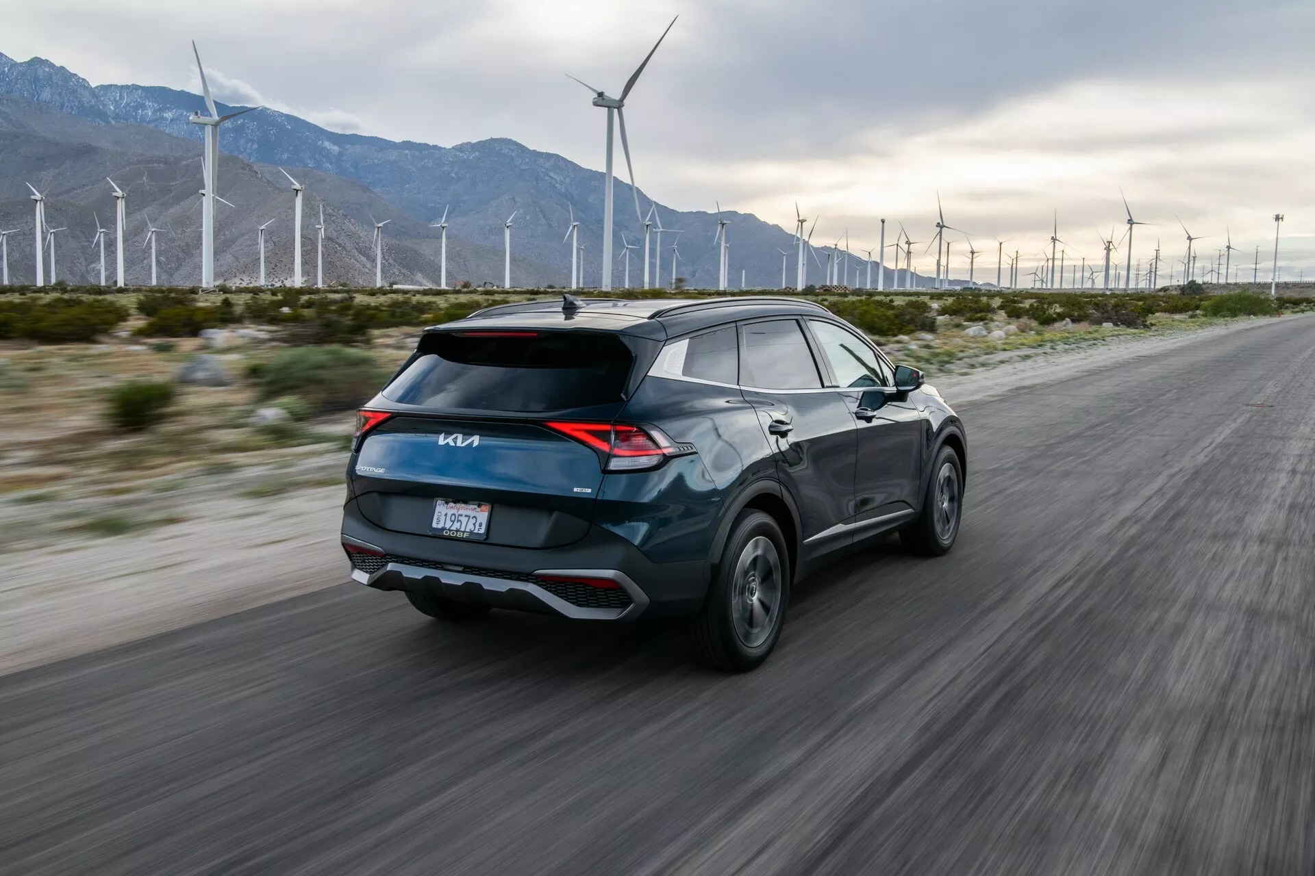 Kia Sportage hybrid nâng cấp, tăng giá nhẹ - Ảnh 2.