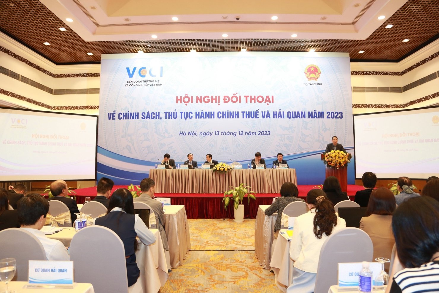 Toàn cảnh Hội nghị đối thoại về chính sách, thủ tục hành chính thuế và hải quan năm 2023. Toàn cảnh Hội nghị đối thoại về chính sách, thủ tục hành chính thuế và hải quan năm 2023.