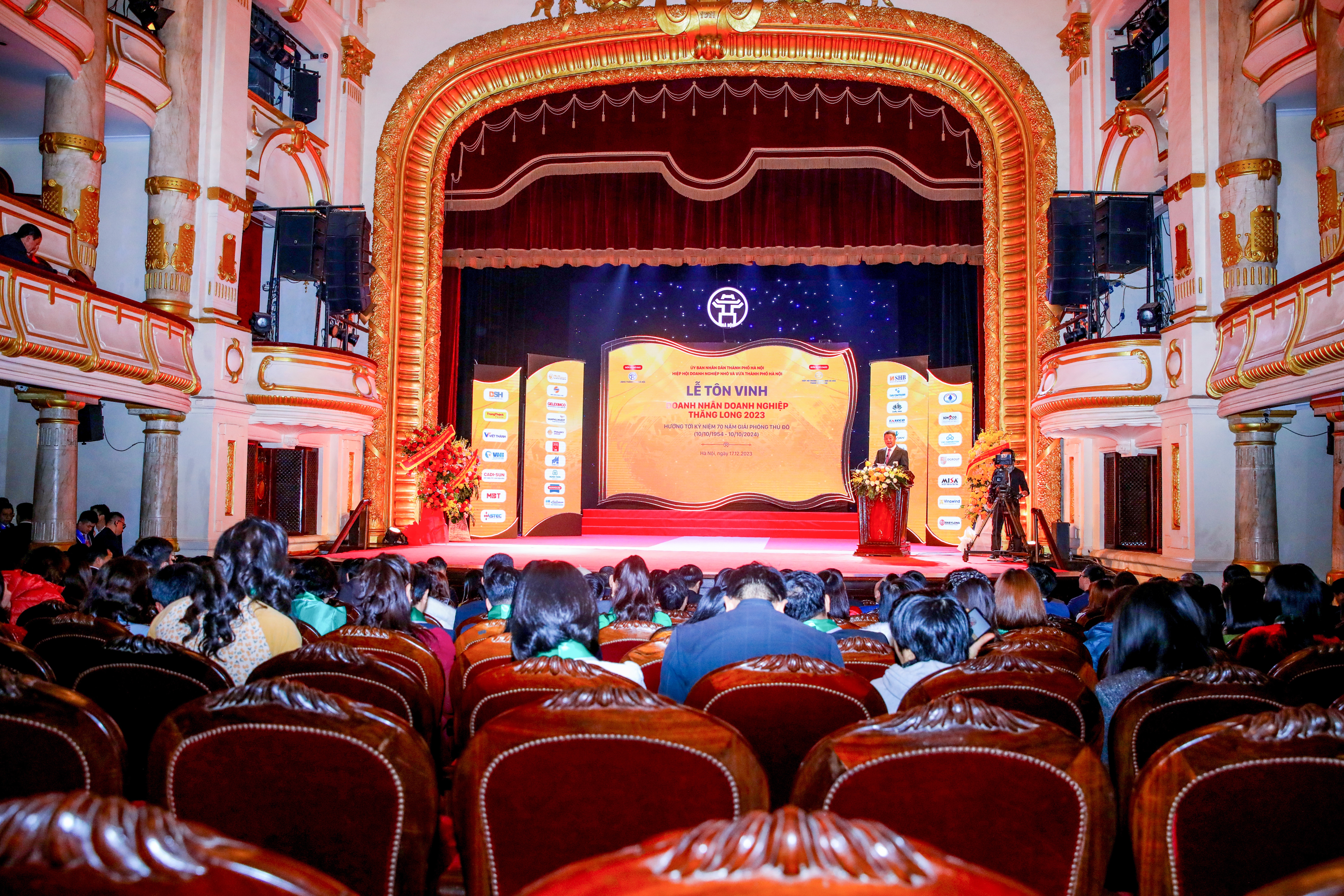 Toàn cảnh Lễ tôn vinh doanh nhân, doanh nghiệp Thăng Long năm 2023 
