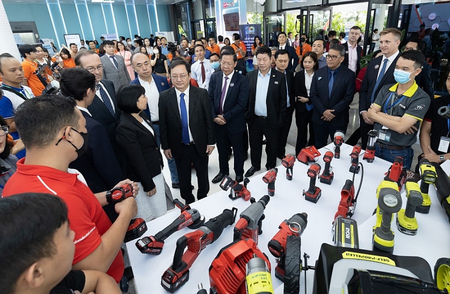 TP. Hồ Chí Minh nâng cao hiệu quả thu hút đầu tư trực tiếp nước ngoài TP. Hồ Chí Minh nâng cao hiệu quả thu hút đầu tư trực tiếp nước ngoài