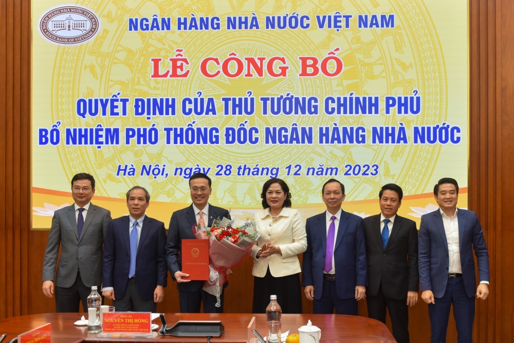 Ban cán sự đảng, Ban lãnh đạo NHNN chúc mừng đồng chí Phạm Quang Dũng Ban cán sự đảng, Ban lãnh đạo NHNN chúc mừng đồng chí Phạm Quang Dũng