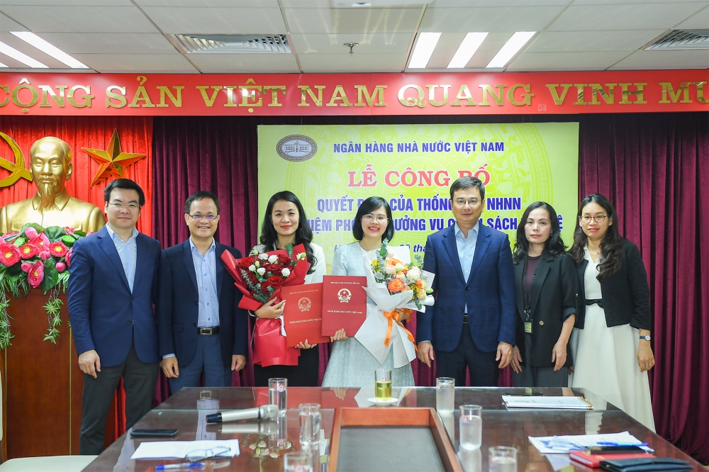 Ban lãnh đạo NHNN và Vụ Chính sách tiền tệ chúc mừng Ban lãnh đạo NHNN và Vụ Chính sách tiền tệ chúc mừng