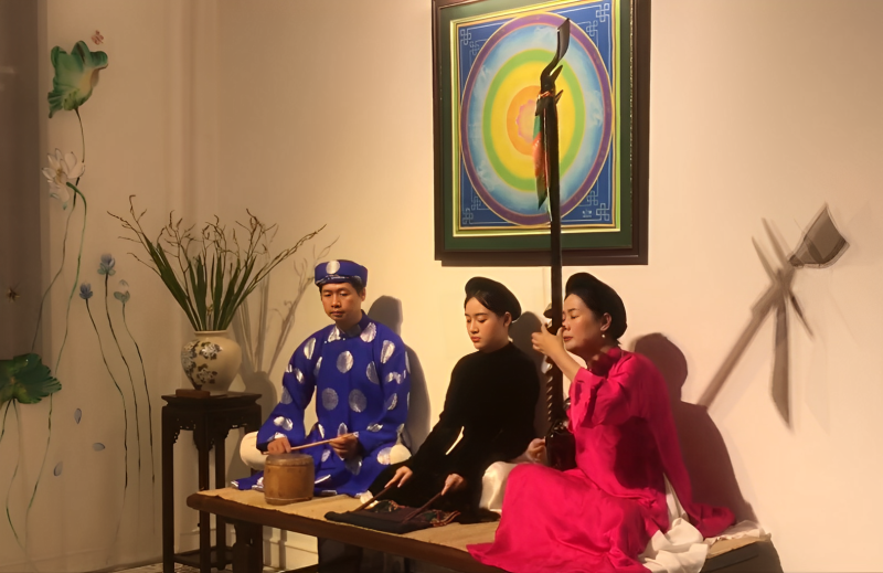 Tình yêu ca trù được tiếp nối qua hai thế hệ