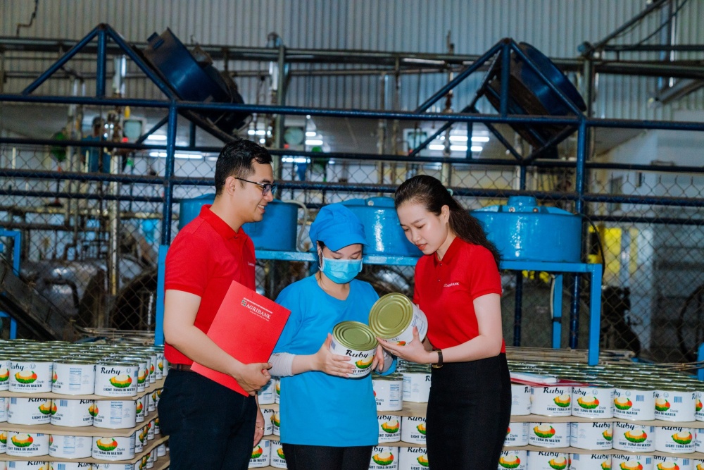 Thực hiện tốt nhiệm vụ cung ứng vốn cho nền kinh tế với mặt bằng lãi suất cho vay trong năm 2023 liên tục giảm