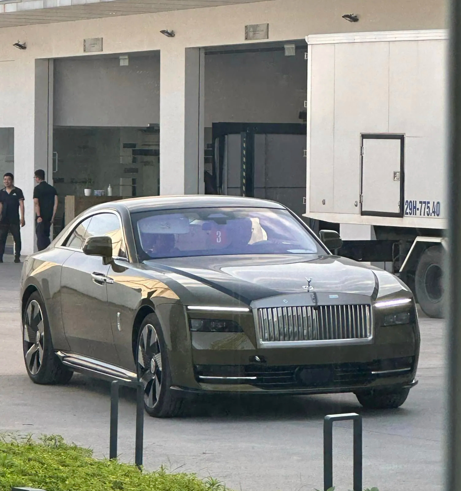 Rolls-Royce Spectre chốt ngày ra mắt Việt Nam, giá từ 18 tỷ đồng