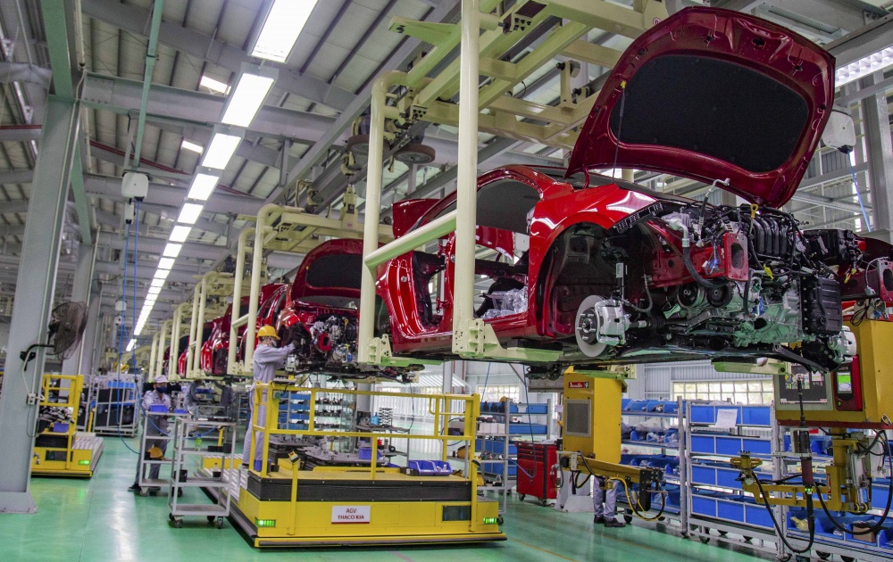 các doanh nghiệp sản xuất, lắp ráp ô tô đều bị ảnh hưởng nặng nề do tác động từ dịch bệnh và suy thoái kinh tế.