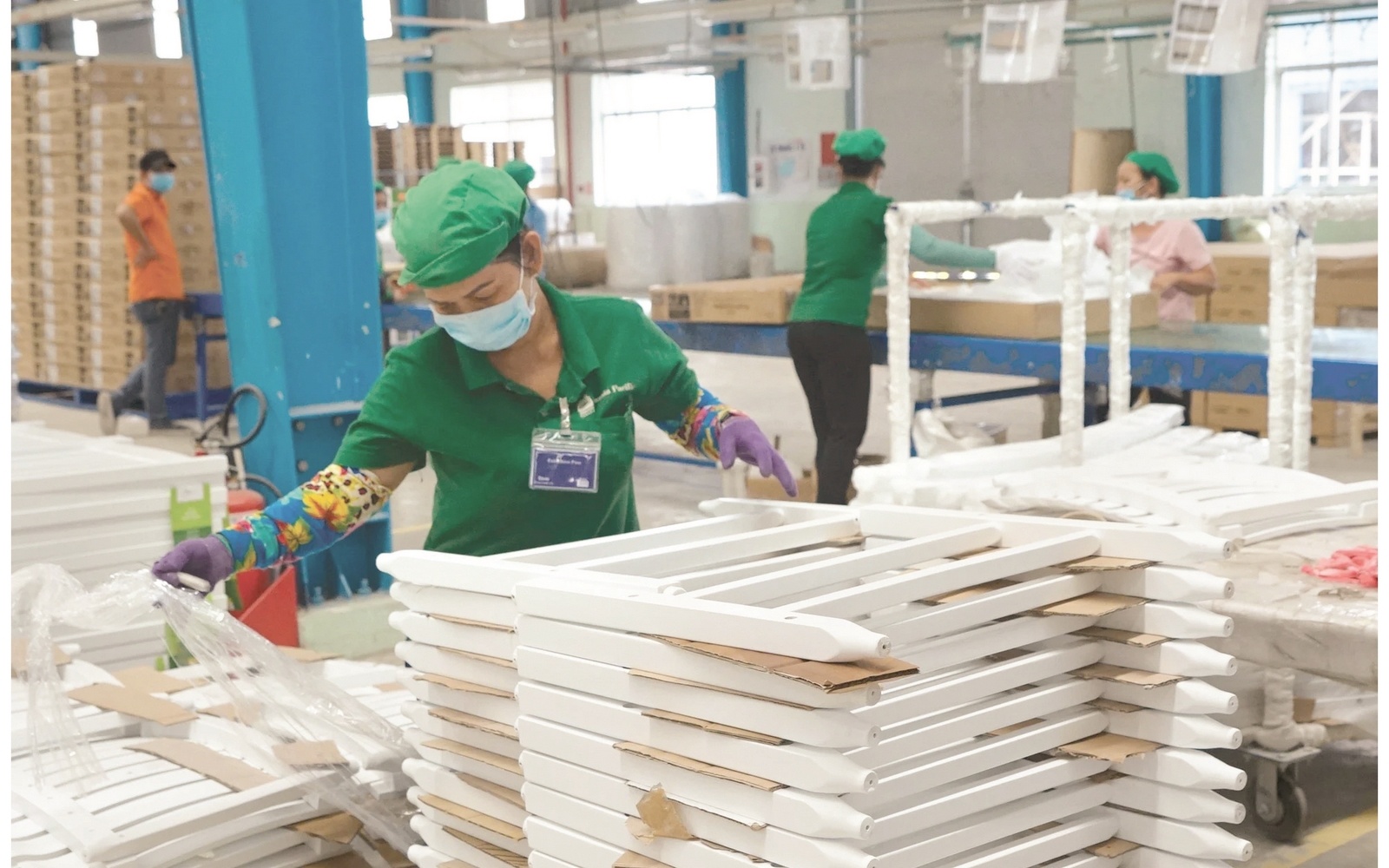 Cần bảo đảm nguồn cung nguyên liệu vững chắc, giảm thiểu nhập khẩu gỗ rừng tự nhiên