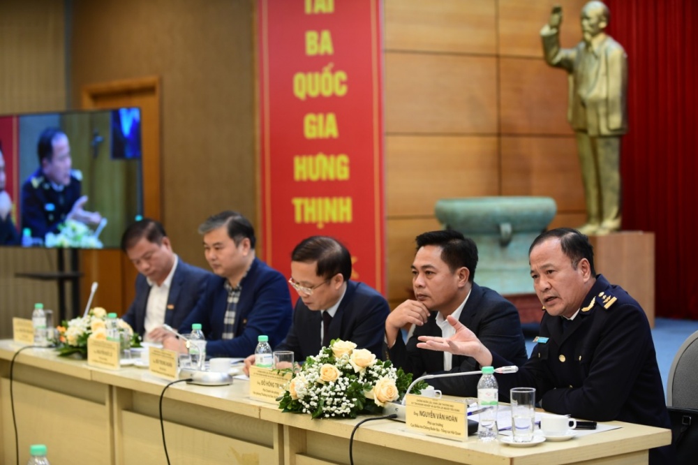Các diễn giả đưa ra các giải pháp chống buôn lậu, gian lận thương mại