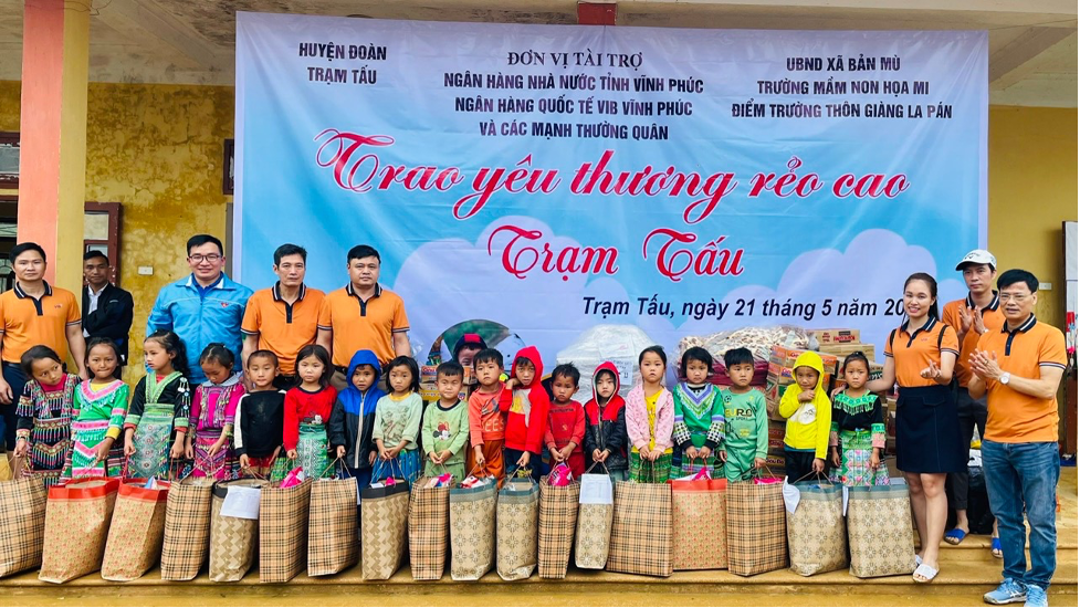 Chăm lo tốt cho đời sống của người lao động Chăm lo tốt cho đời sống của người lao động