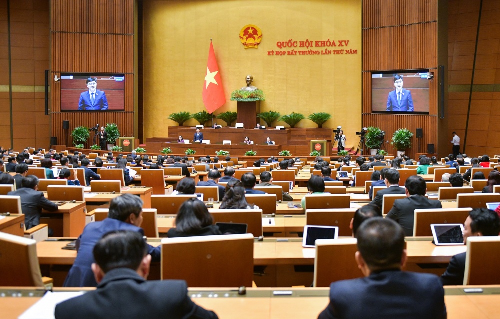 Khẩn trương nghiên cứu, tiếp thu đầy đủ các ý kiến trình Quốc hội xem xét, thông qua