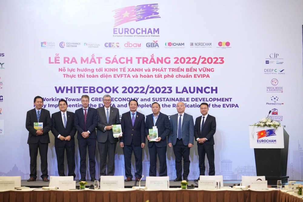 EuroCham Việt Nam công bố Sách Trắng 2024 EuroCham Việt Nam công bố Sách Trắng 2024