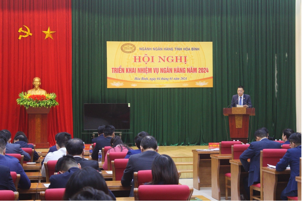 Ngành Ngân hàng Hòa Bình: Vượt khó đồng hành cùng người dân, doanh nghiệp