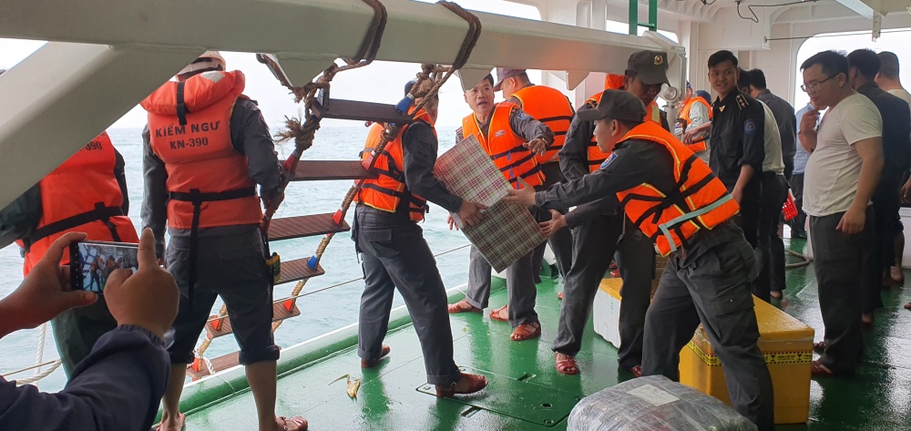 Chúc tết, tặng quà bằng hình trức tuyến