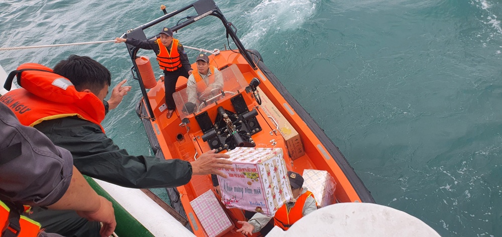 Chúc tết, tặng quà bằng hình trức tuyến