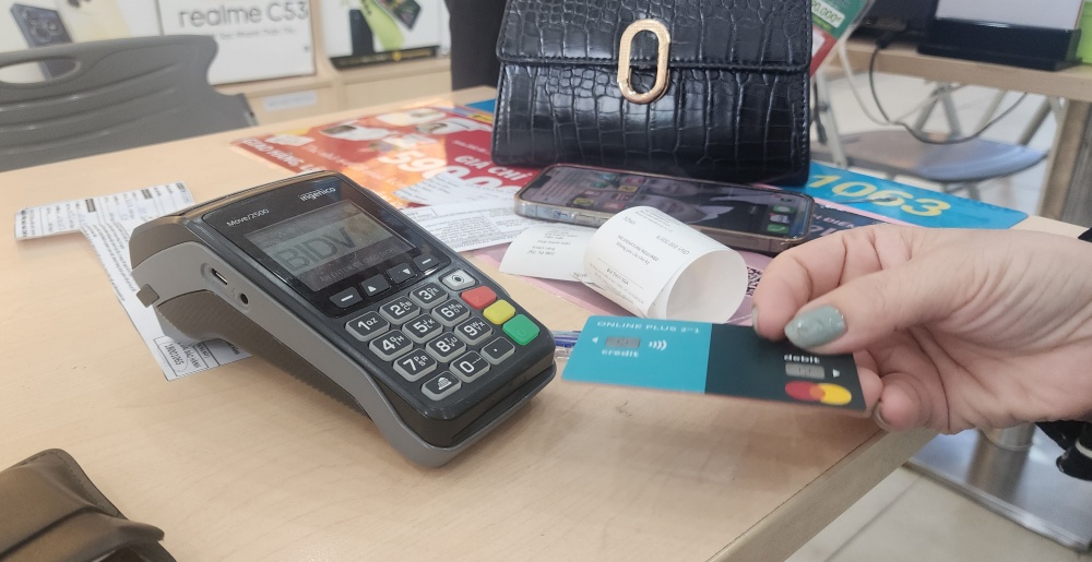 Đà Nẵng đẩy mạnh thanh toán không dùng tiền mặt.