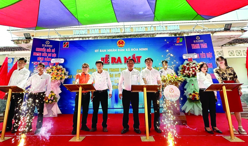 Mô hình “Chợ thanh toán không tiền mặt” giúp cho tiểu thương và khách hàng đa dạng hóa phương thức thanh toán, từng bước tiếp cận với phương thức thanh toán hiện đại