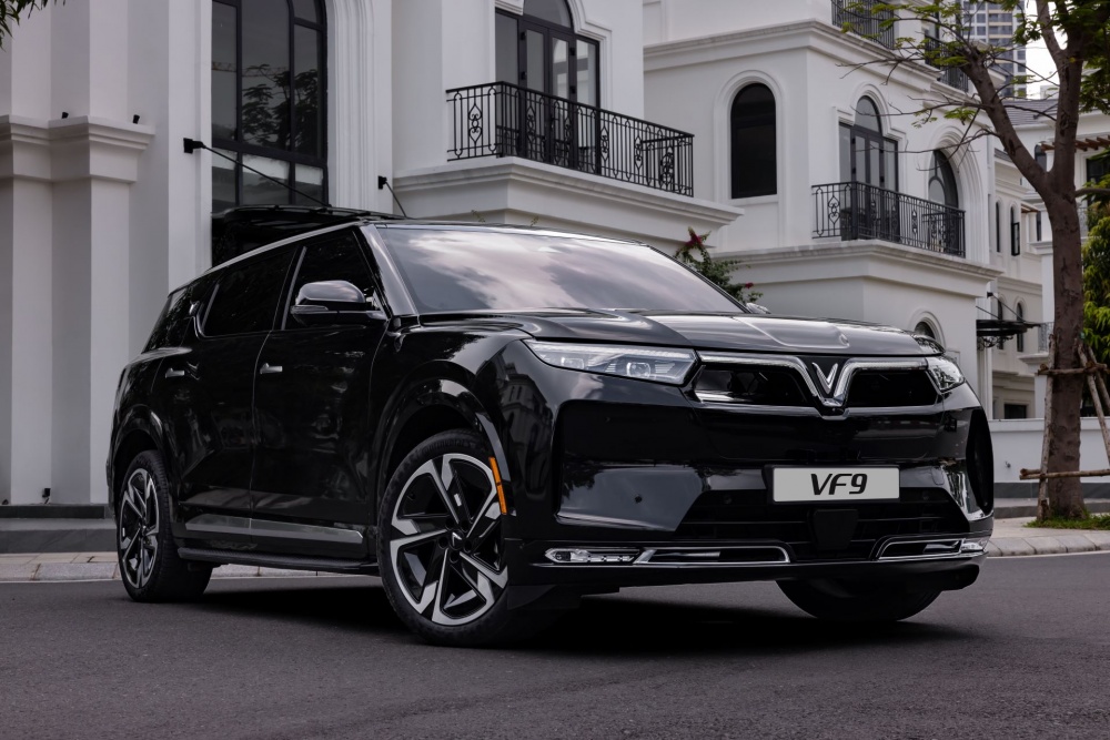 Chi phí lăn bánh của VF 9 tiết kiệm lên tới nửa tỉ đồng so với xe xăng cùng phân khúc 