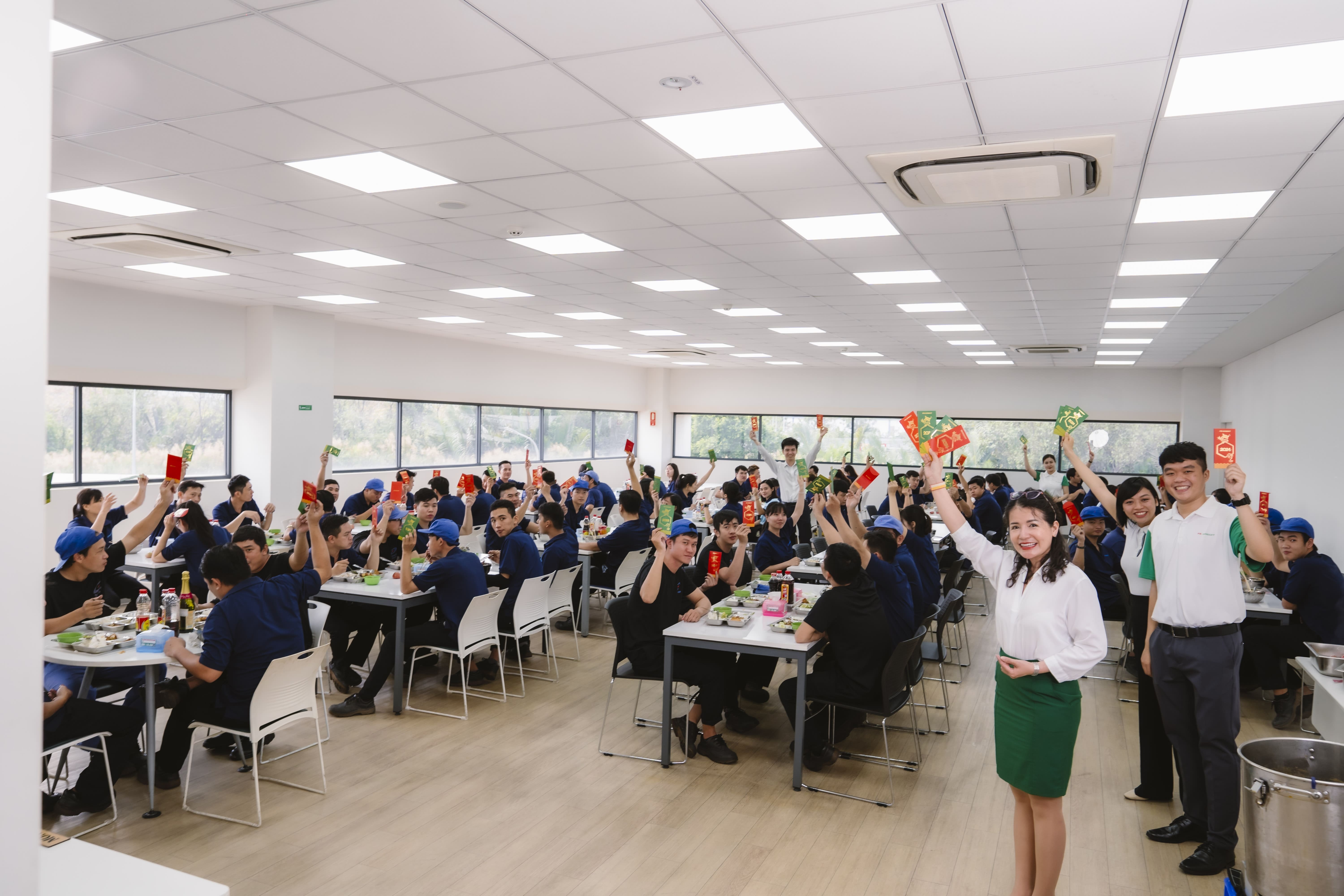 Tết sum vầy - rước lộc may cùng FE CREDIT