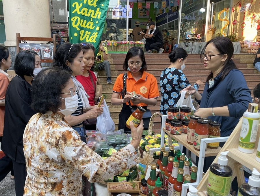 TP. Hồ Chí Minh: Phiên chợ “Tết xanh - Quà Việt” với hơn 1.000 đặc sản mọi miền