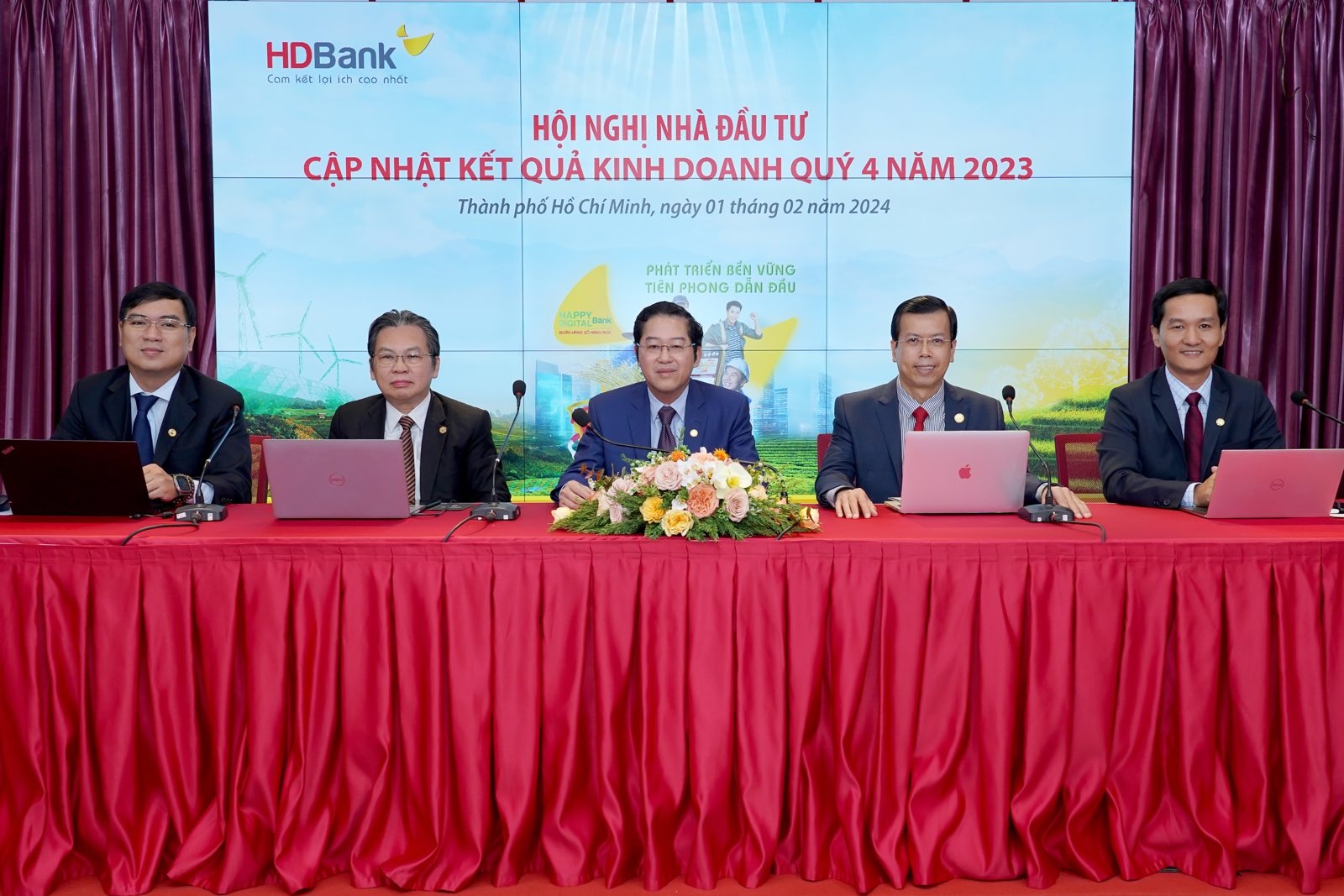 Về triển vọng năm 2024, tại hội nghị, HDBank thông tin chi tiết một số chỉ số đáng chú ý, cũng chính là tiềm năng và thế mạnh tăng trưởng thời gian tới.