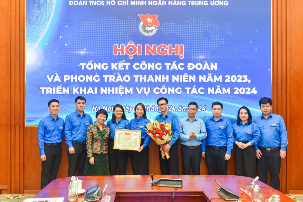 ị, tập thể Đoàn Thanh niên Ngân hàng Trung ương đã vinh dự nhận bằng khen của Ban chấp hành Trung ương Đoàn Thanh niên Cộng sản HCM ị, tập thể Đoàn Thanh niên Ngân hàng Trung ương đã vinh dự nhận bằng khen của Ban chấp hành Trung ương Đoàn Thanh niên Cộng sản HCM