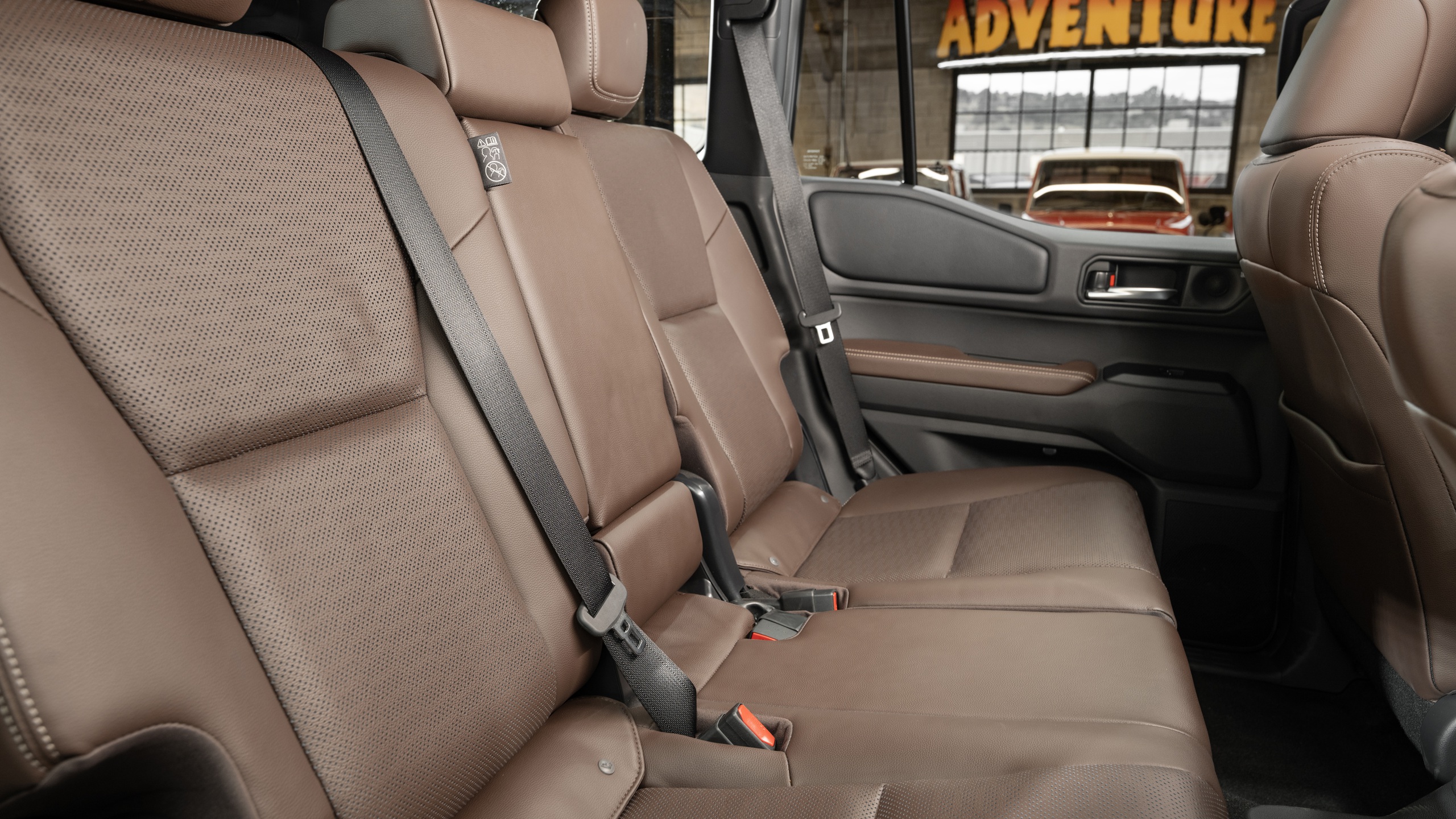 Toyota Land Cruiser Prado 2024 dự kiến về Việt Nam vào tháng 7, giá hơn 3 tỷ đồng