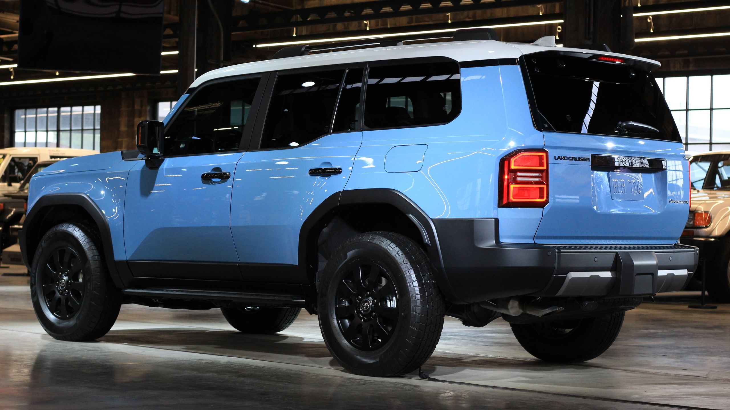 Toyota Land Cruiser Prado 2024 dự kiến về Việt Nam vào tháng 7, giá hơn 3 tỷ đồng