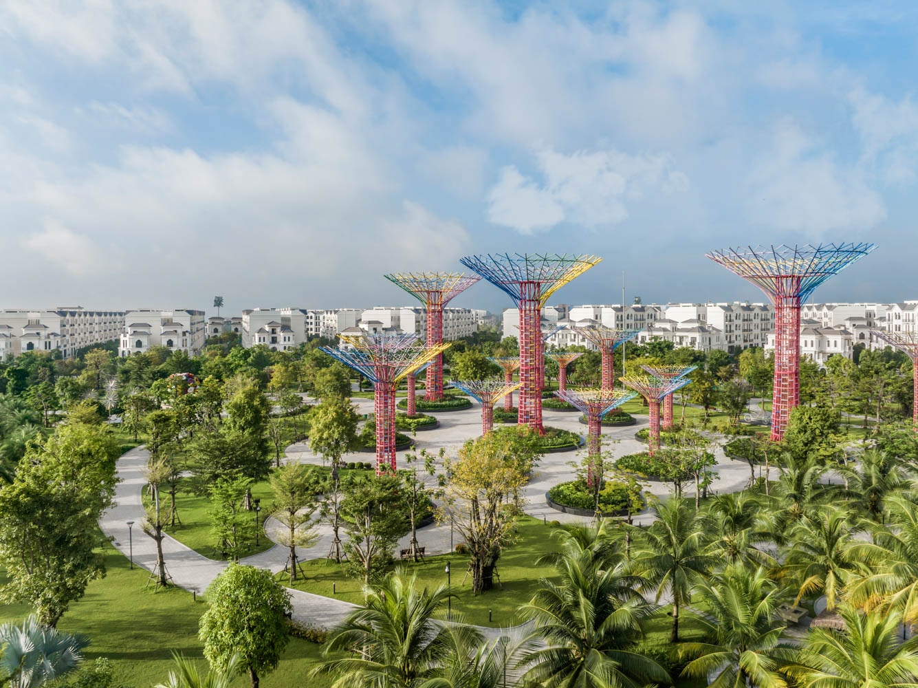 Không gian sống ngập tràn sắc xanh tại Vinhomes Grand Park là nơi nuôi dưỡng sự phát triển toàn diện của trẻ nhỏ từ tâm hồn tới thể chất