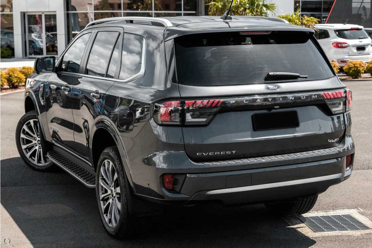 Ford Everest Platinum có giá dự kiến khoảng 1,7 tỷ đồng