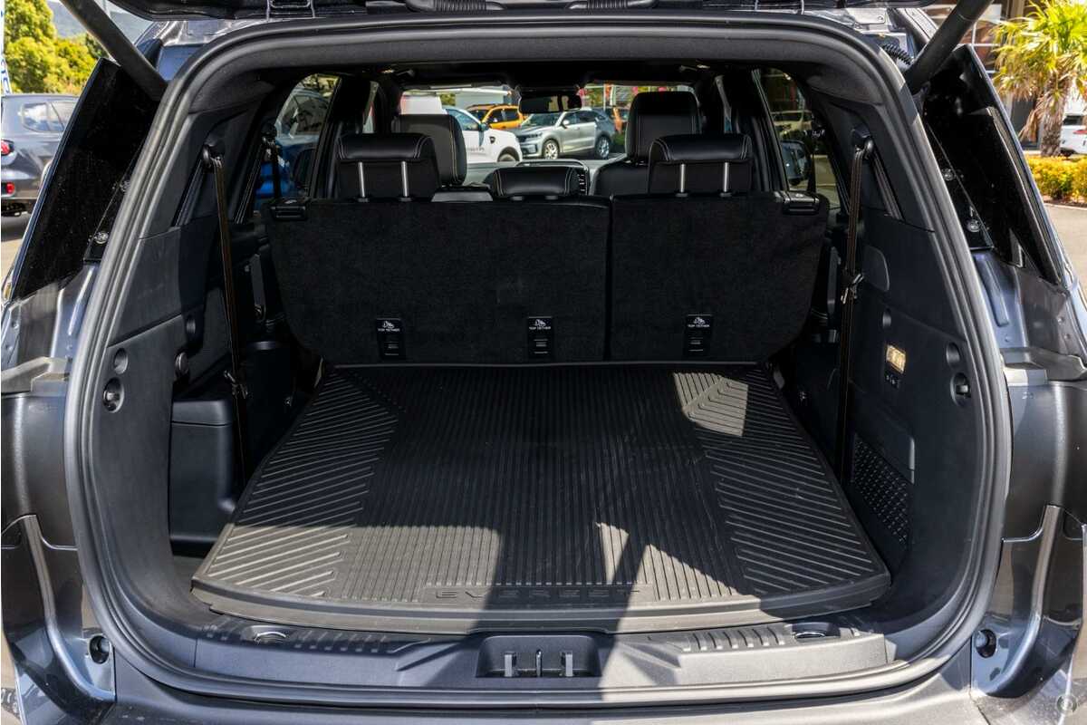 Ford Everest Platinum có giá dự kiến khoảng 1,7 tỷ đồng