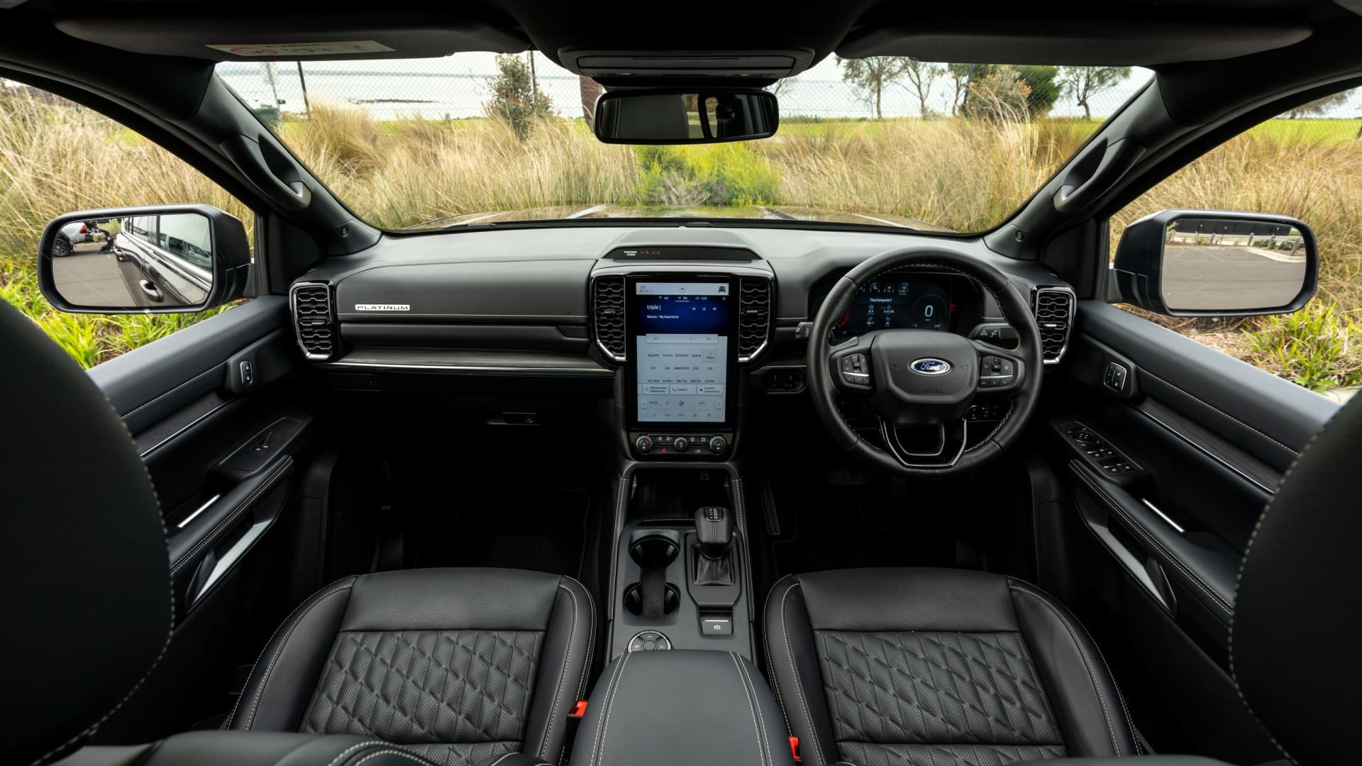 Đây là thông số chi tiết Ford Everest Platinum sắp bán tại VN: Hơn hẳn về tiện nghi, 12 loa B&amp;O, giá dự kiến 1,7 tỷ - Ảnh 4.