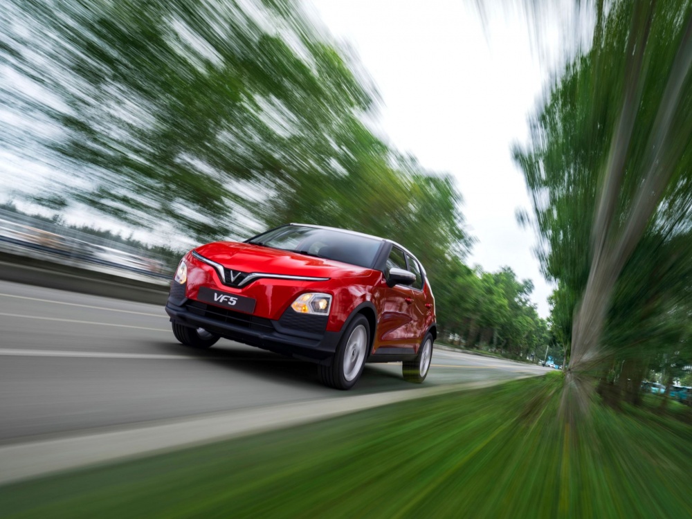 Khách hàng sở hữu VF 5 chỉ với chi phí 176,000 đồng/ ngày Khách hàng sở hữu VF 5 chỉ với chi phí 176,000 đồng/ ngày