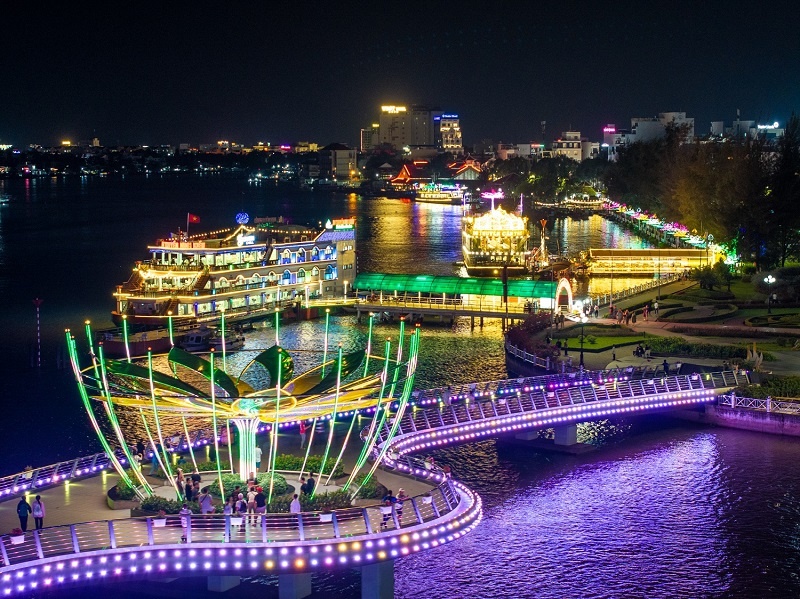 Runner có cơ hội khám phá Cần Thơ về đêm rực rỡ, huyền ảo qua từng bước chạy của đường đua VPBank Can Tho Music Night Run 2024