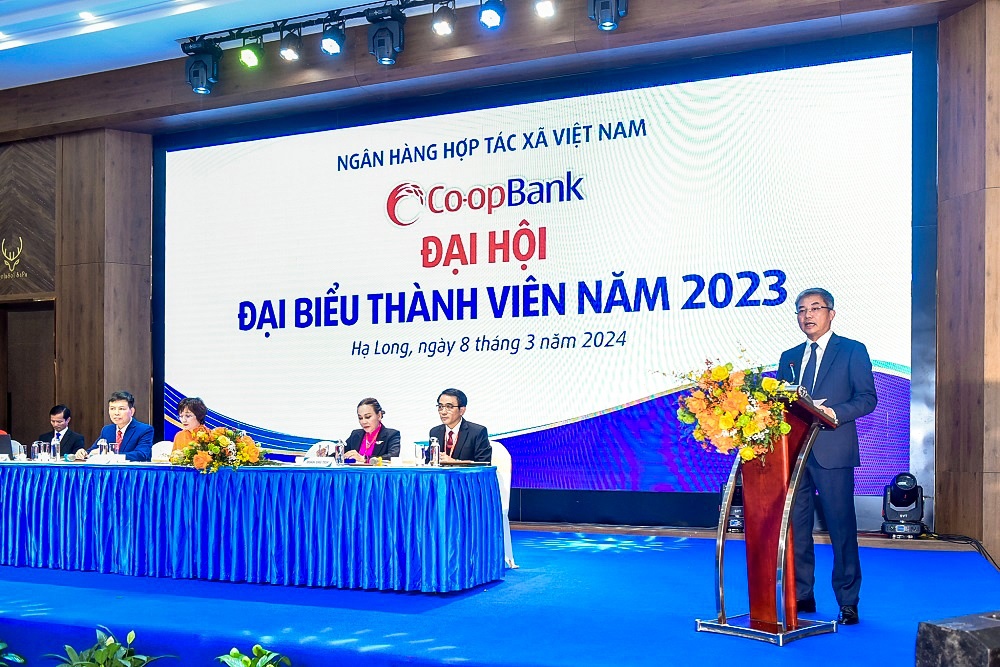 Chủ tịch Hội đồng quản trị Co-opBank Nguyễn Quốc Cường phát biểu tại Hội nghị Chủ tịch Hội đồng quản trị Co-opBank Nguyễn Quốc Cường phát biểu tại Hội nghị