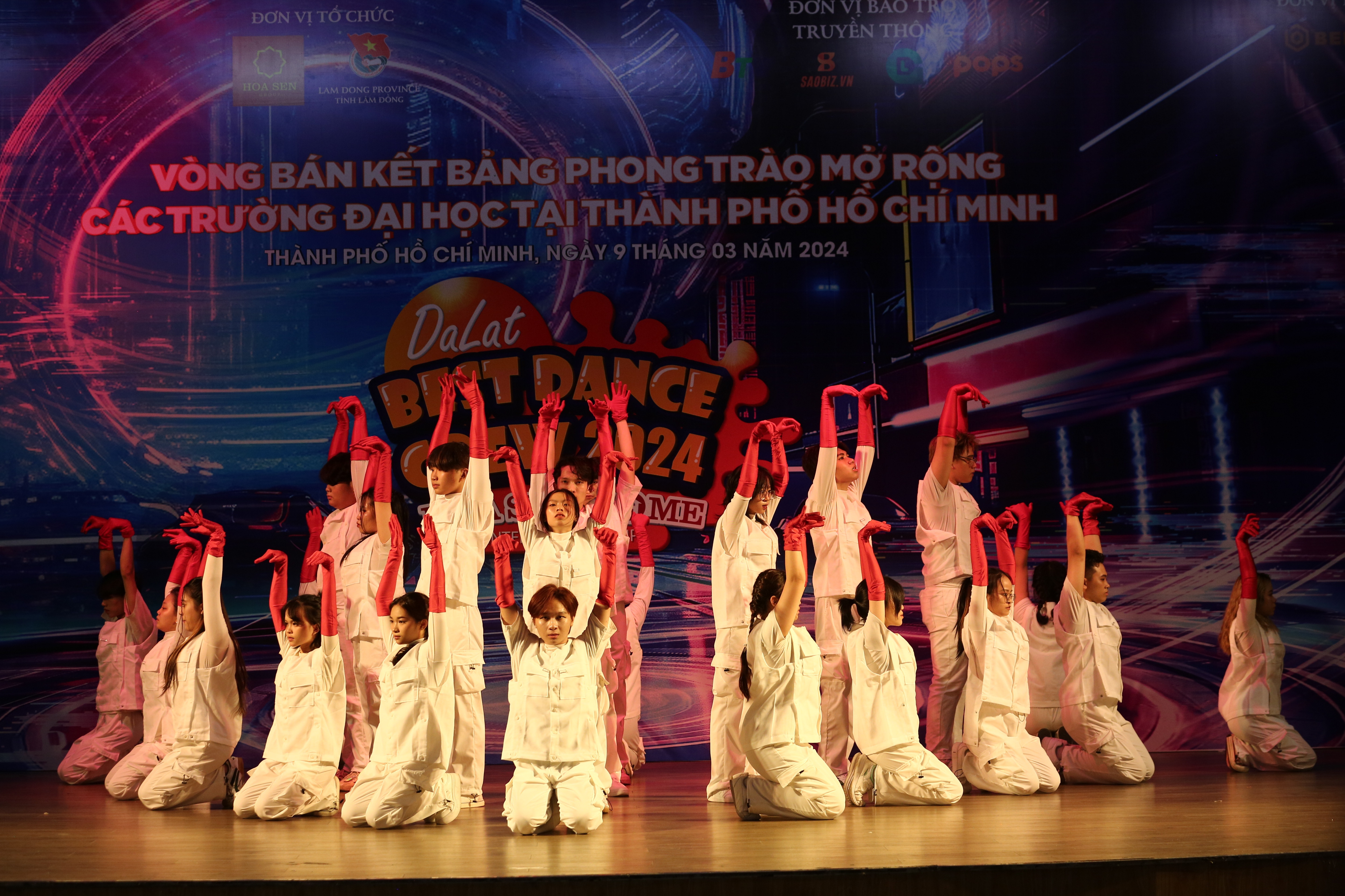 Tiết mục của Nhóm TDTU Dance Crew đến từ Trường Đại học Tôn Đức Thắng Tiết mục của Nhóm TDTU Dance Crew đến từ Trường Đại học Tôn Đức Thắng
