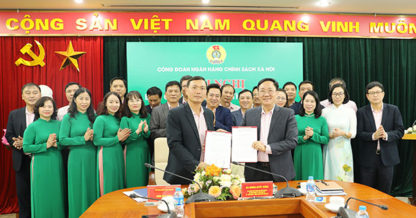 Lễ ký Quy chế phối hợp giữa Tổng Giám đốc NHCSXH và Ban Chấp hành Công đoàn NHCSXH Lễ ký Quy chế phối hợp giữa Tổng Giám đốc NHCSXH và Ban Chấp hành Công đoàn NHCSXH