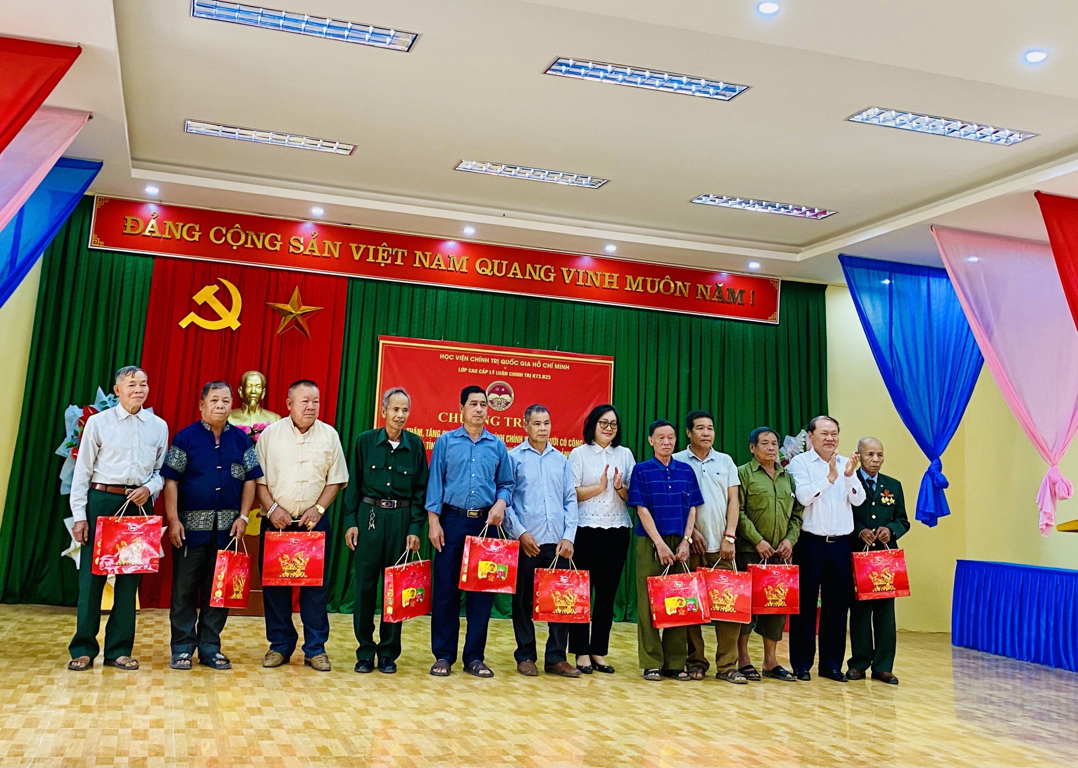 NHNN Sơn La làm việc với Đoàn nghiên cứu thực tế Học viên Cao cấp lý luận chính trị