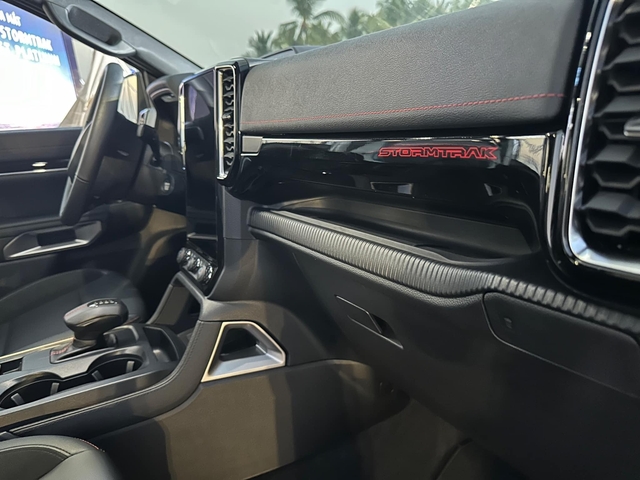 Ford Ranger Stormtrak - Ảnh 7.