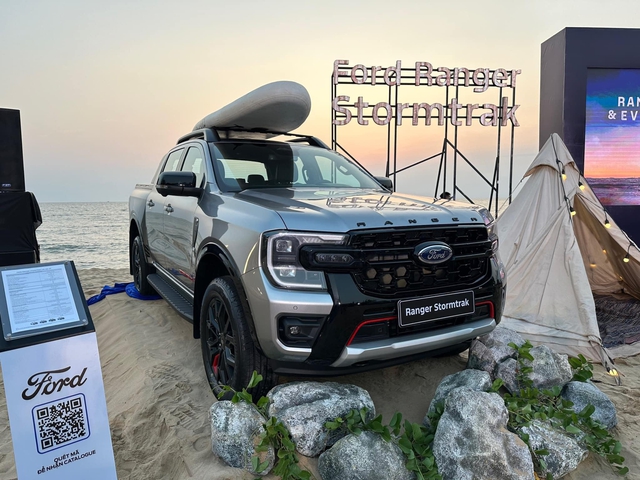 Ford Ranger Stormtrak - Ảnh 1.