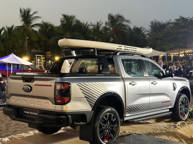 Ford Ranger Stormtrak - Ảnh 4.