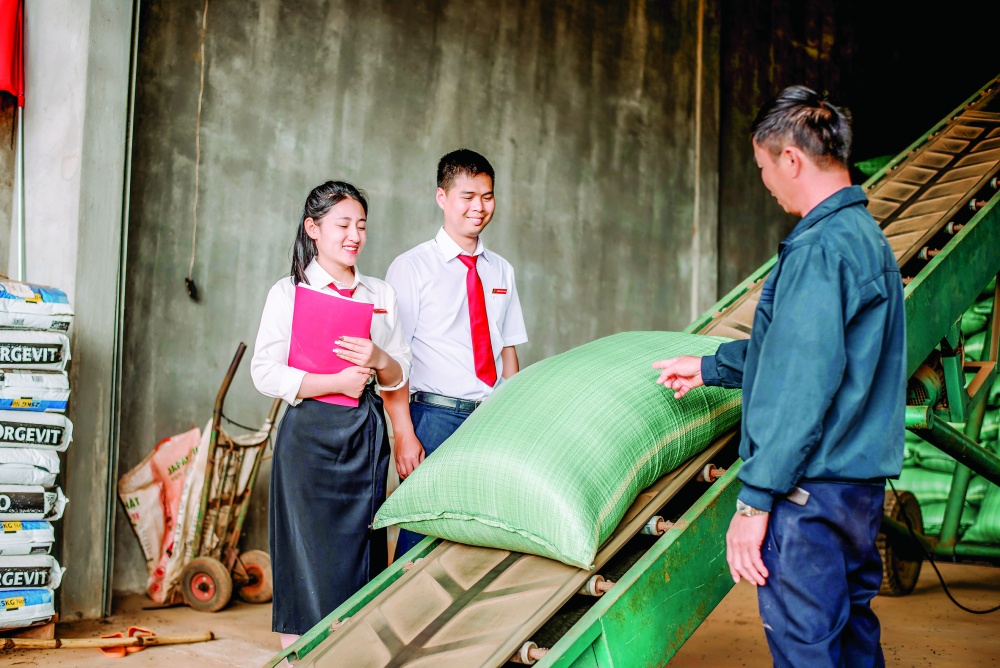 Agribank dành nguồn vốn ưu đãi hỗ trợ khách hàng mở rộng sản xuất kinh doanh Agribank dành nguồn vốn ưu đãi hỗ trợ khách hàng mở rộng sản xuất kinh doanh